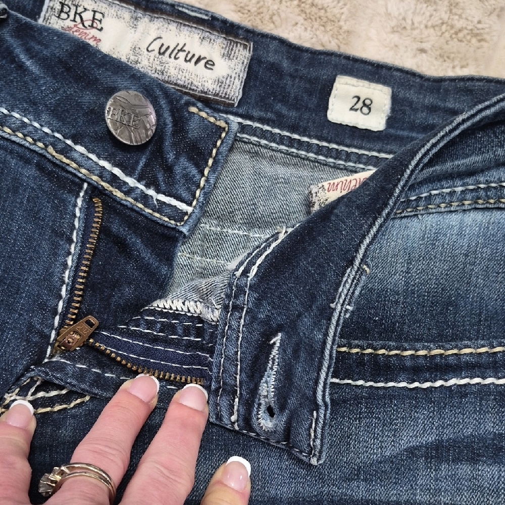 Buckle (BKE) Women's Dark Wash Denim Cutoff Shorts - Blue - Picture 6 of 7